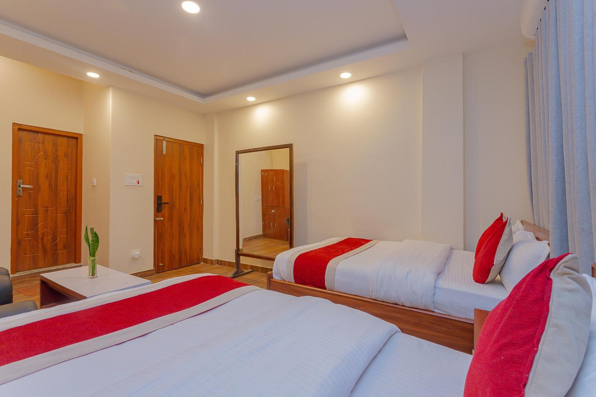Oyo 799 Hotel Tik Tok Pvt Ltd. Katmandu Dış mekan fotoğraf