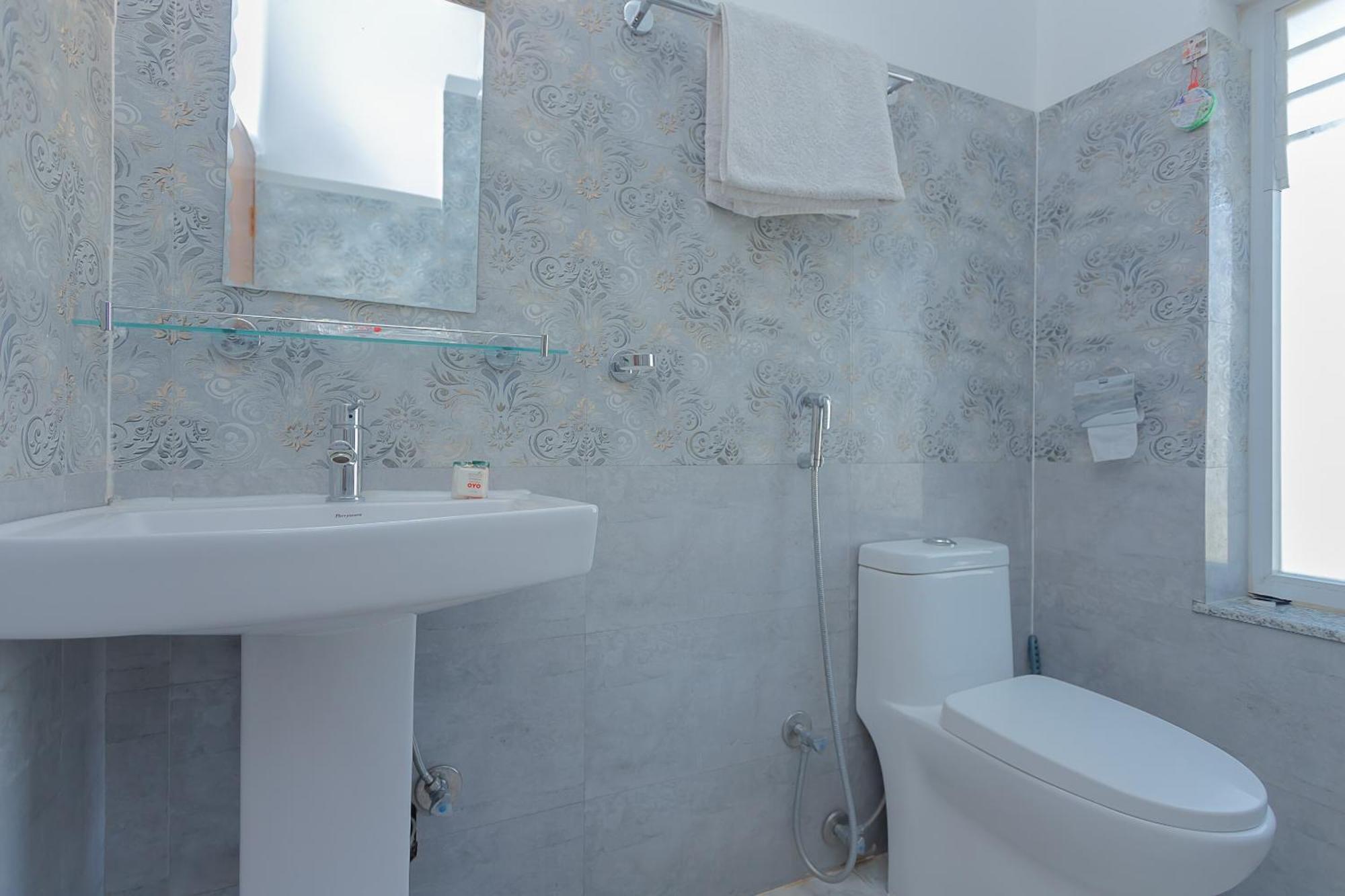 Oyo 799 Hotel Tik Tok Pvt Ltd. Katmandu Dış mekan fotoğraf