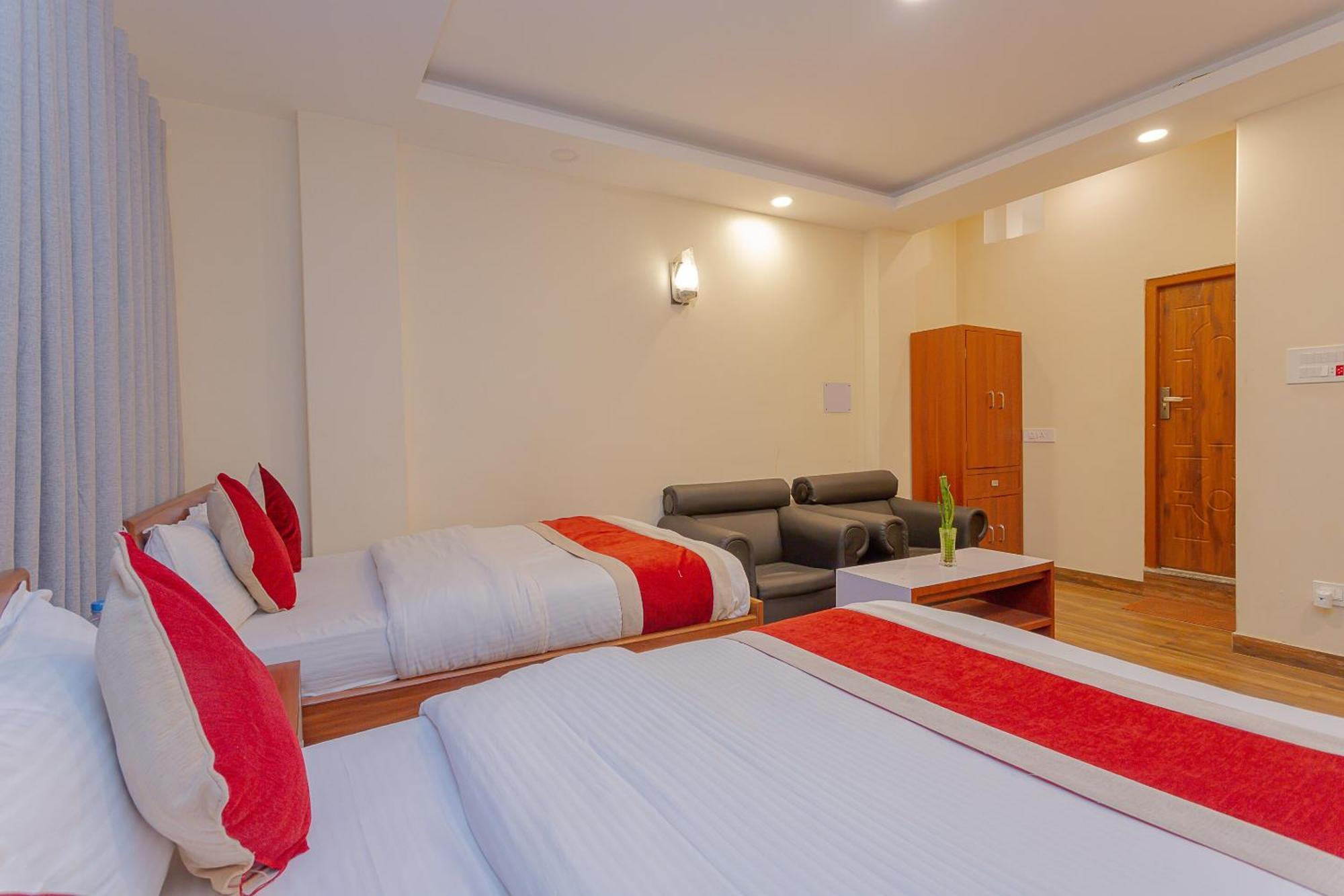 Oyo 799 Hotel Tik Tok Pvt Ltd. Katmandu Dış mekan fotoğraf