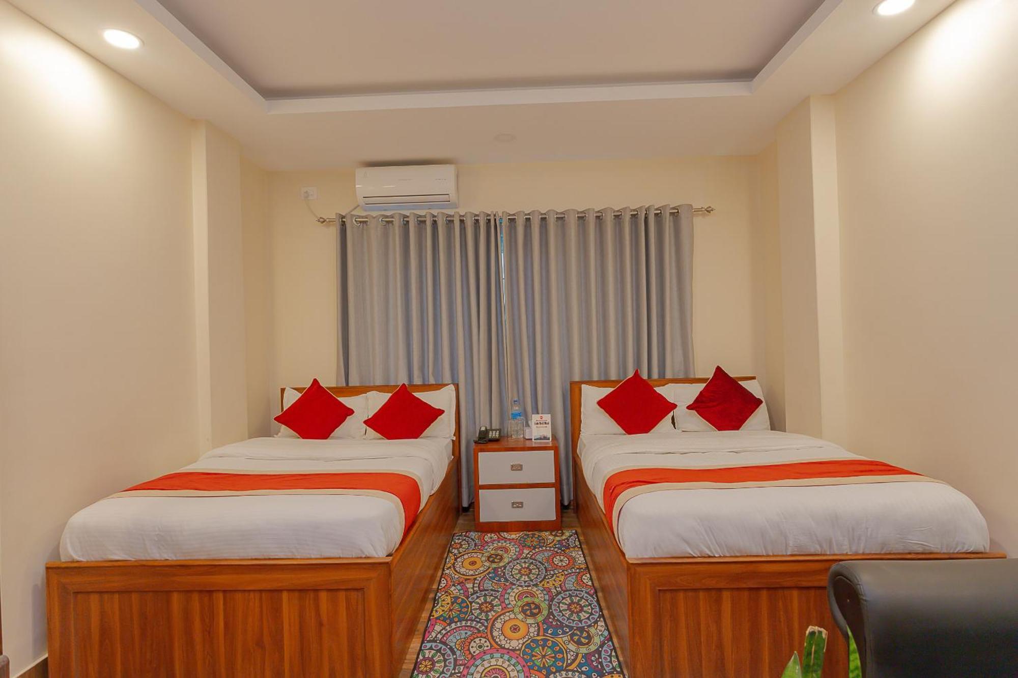 Oyo 799 Hotel Tik Tok Pvt Ltd. Katmandu Dış mekan fotoğraf