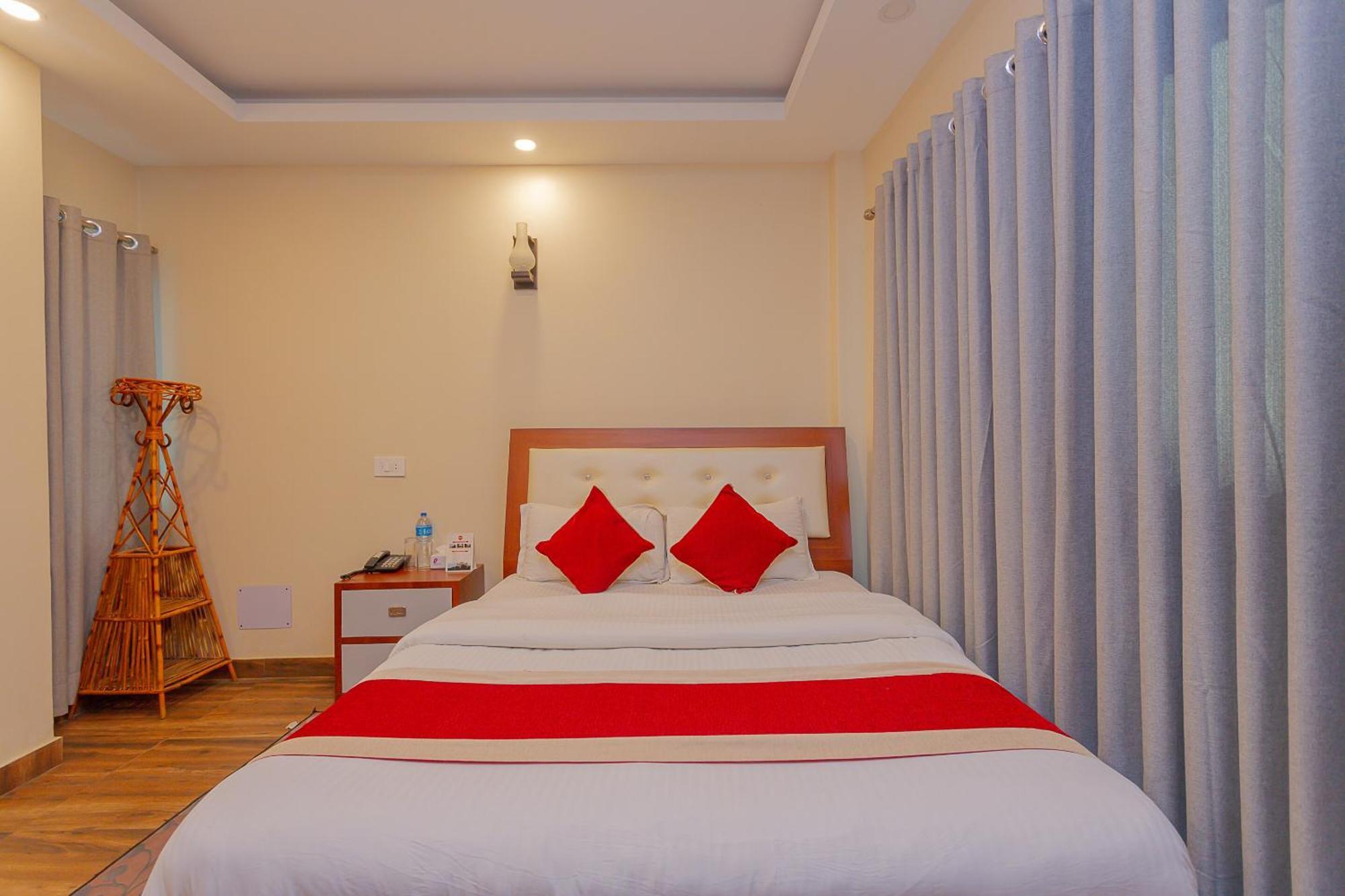 Oyo 799 Hotel Tik Tok Pvt Ltd. Katmandu Dış mekan fotoğraf