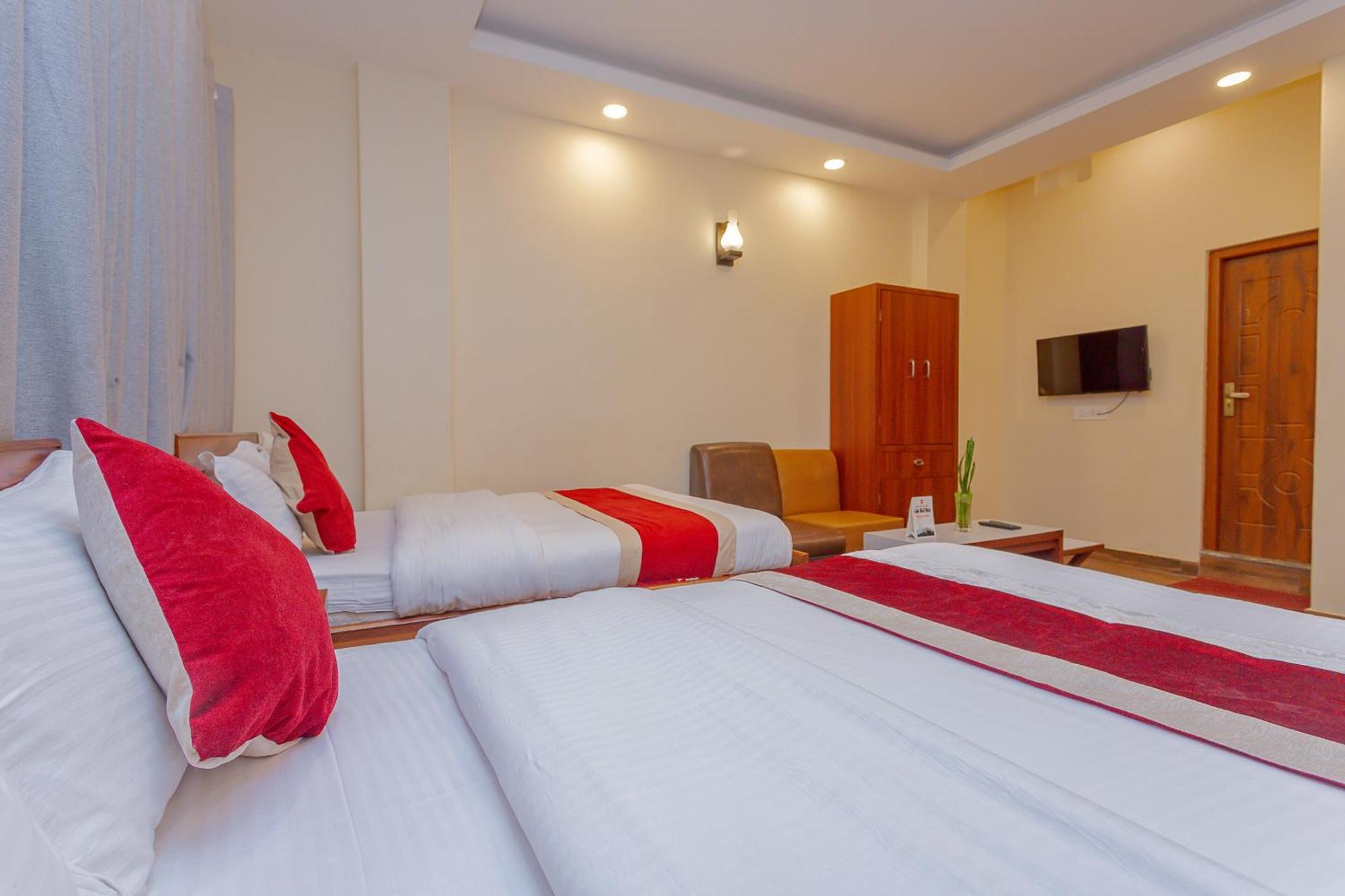 Oyo 799 Hotel Tik Tok Pvt Ltd. Katmandu Dış mekan fotoğraf