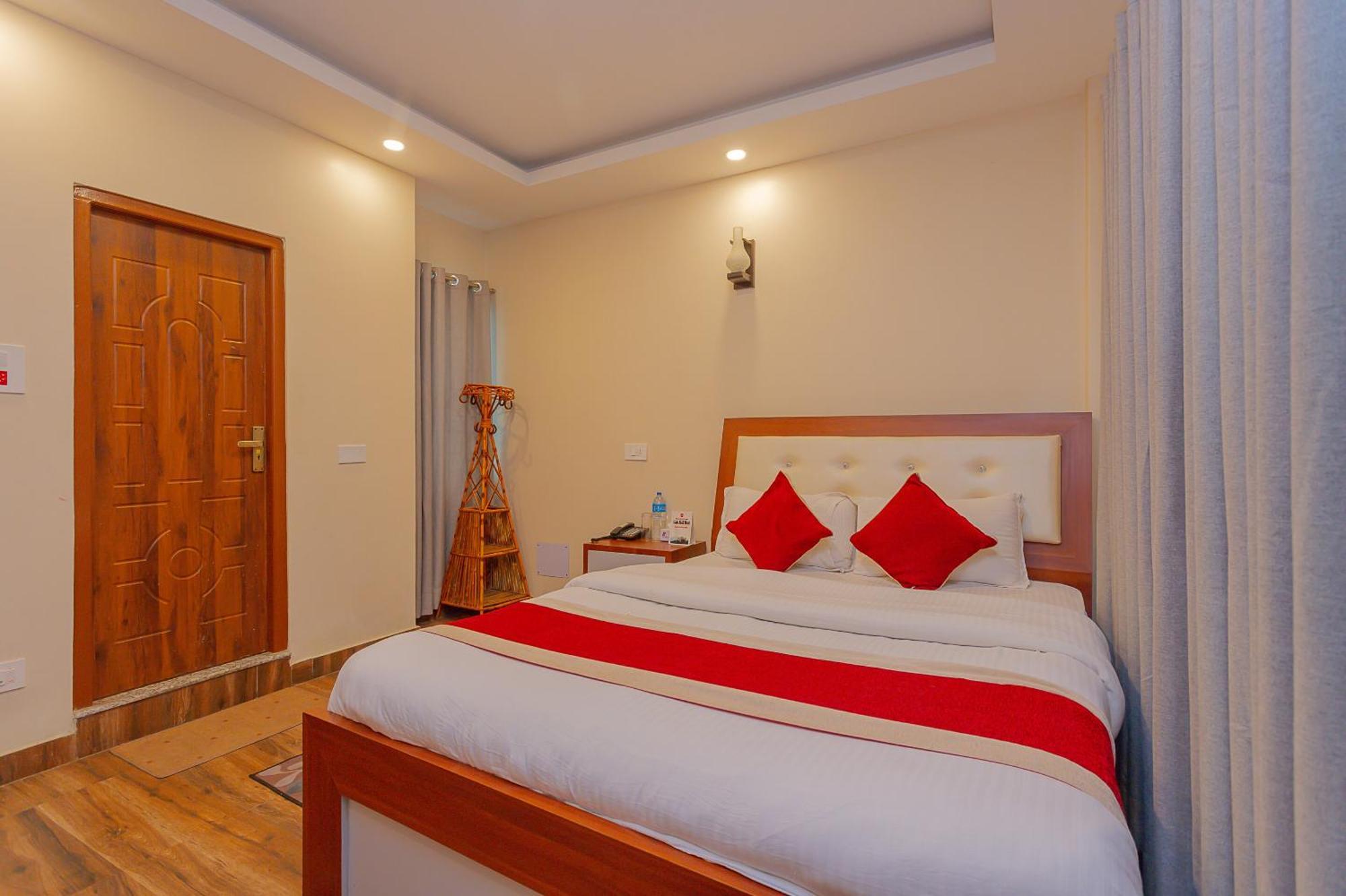 Oyo 799 Hotel Tik Tok Pvt Ltd. Katmandu Dış mekan fotoğraf