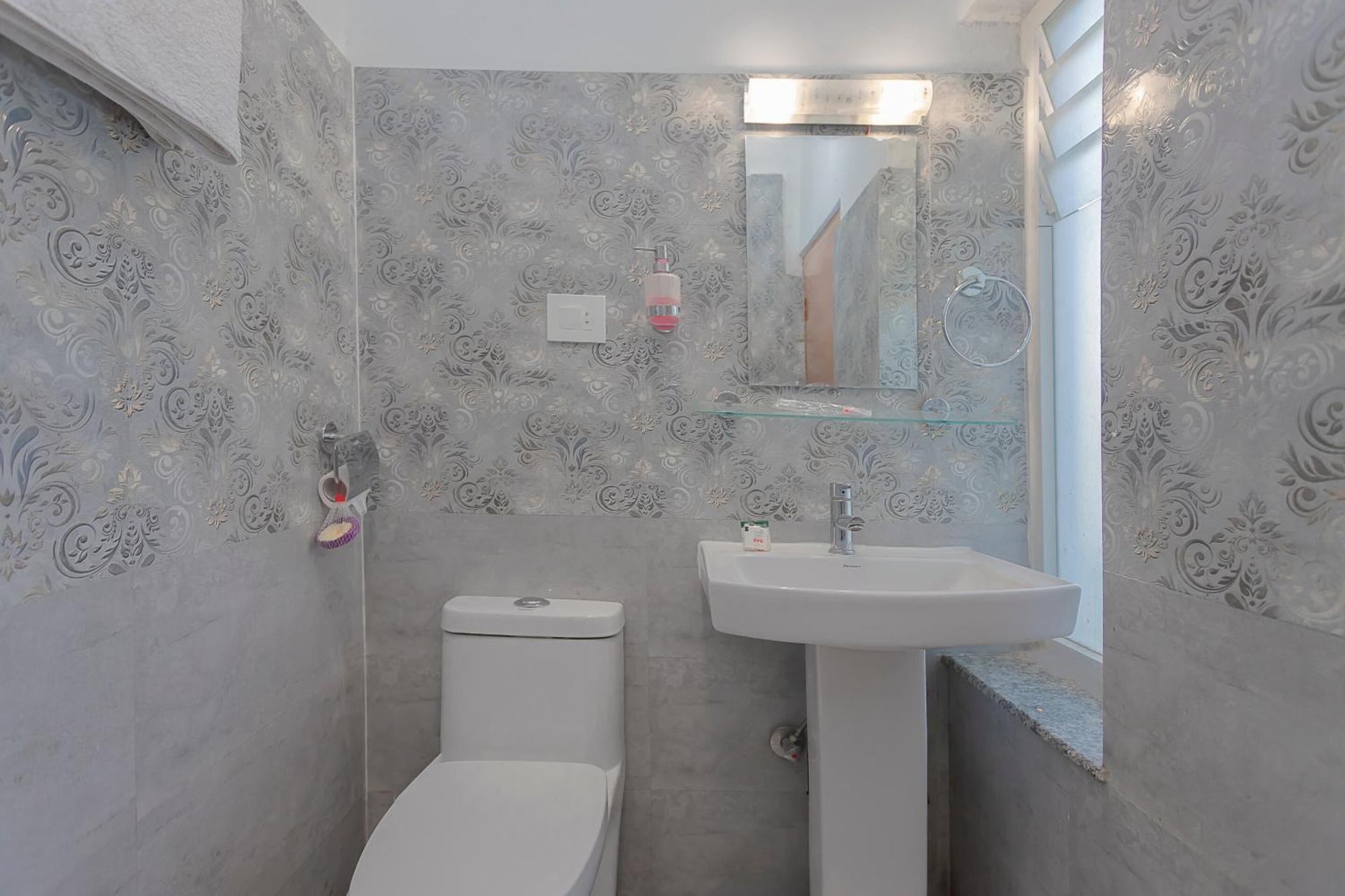 Oyo 799 Hotel Tik Tok Pvt Ltd. Katmandu Dış mekan fotoğraf