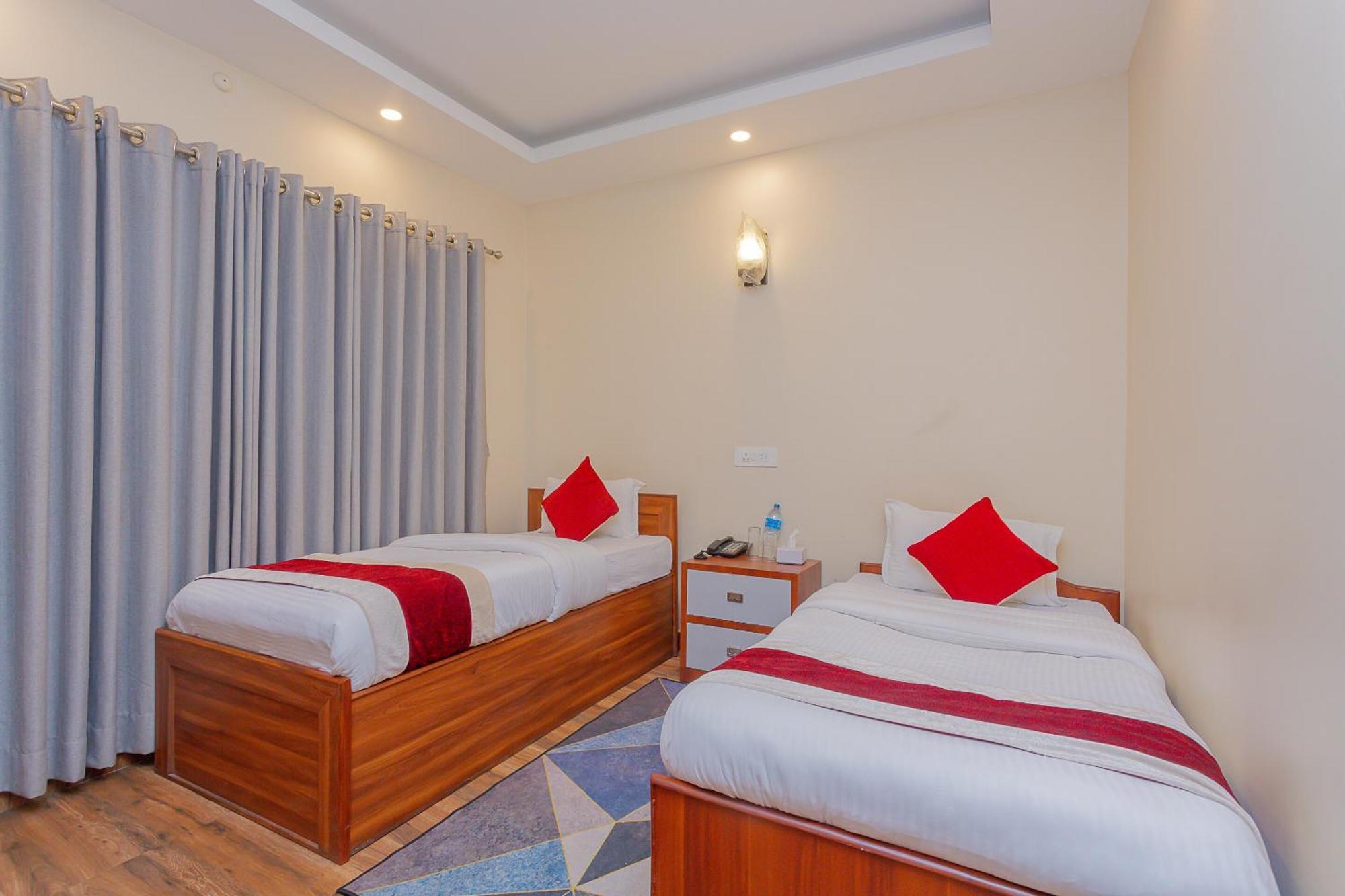 Oyo 799 Hotel Tik Tok Pvt Ltd. Katmandu Dış mekan fotoğraf
